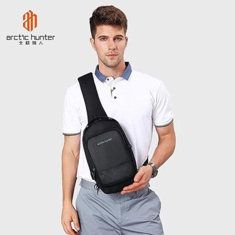 Arctic Hunter Crossbody Sling Bag: Water-Resistant, Anti-Theft, Unisex Small Shoulder Bag with USB Port for Business Travel - XB00105 Black